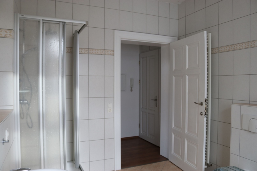 Ruhig gelegende 3-Zimmer Wohnung - Badezimmer