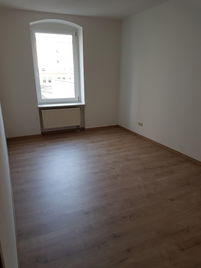 Schöne Zweiraumwohnung in Bahnhofsnähe - Zimmer 2