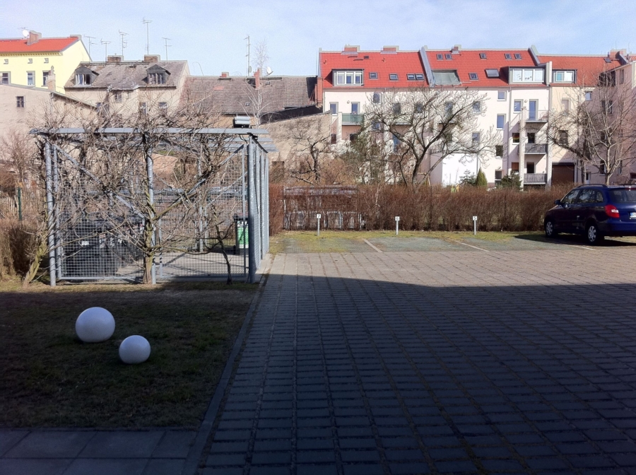 schöne 2-Zimmer Wohnung in Bahnhofsnähe - Hof und Stellplätze